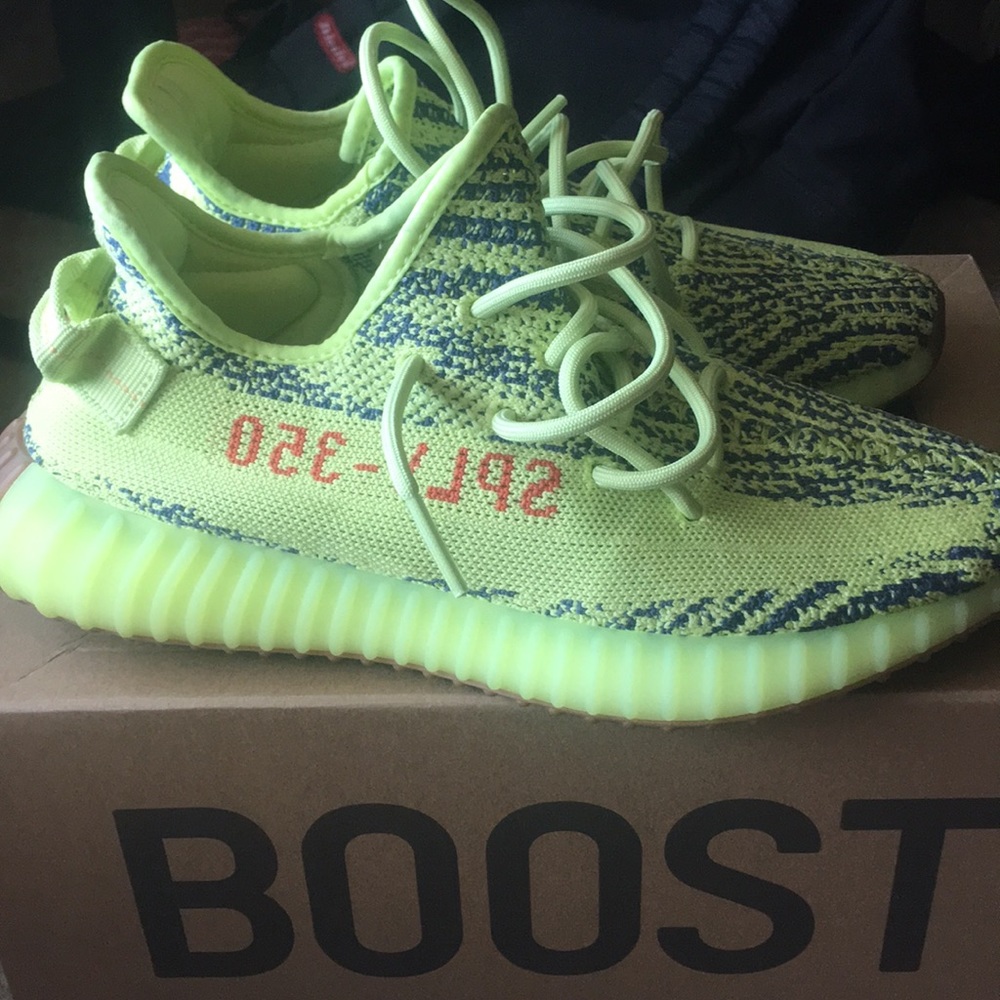 Yeezy Boost 350 V2